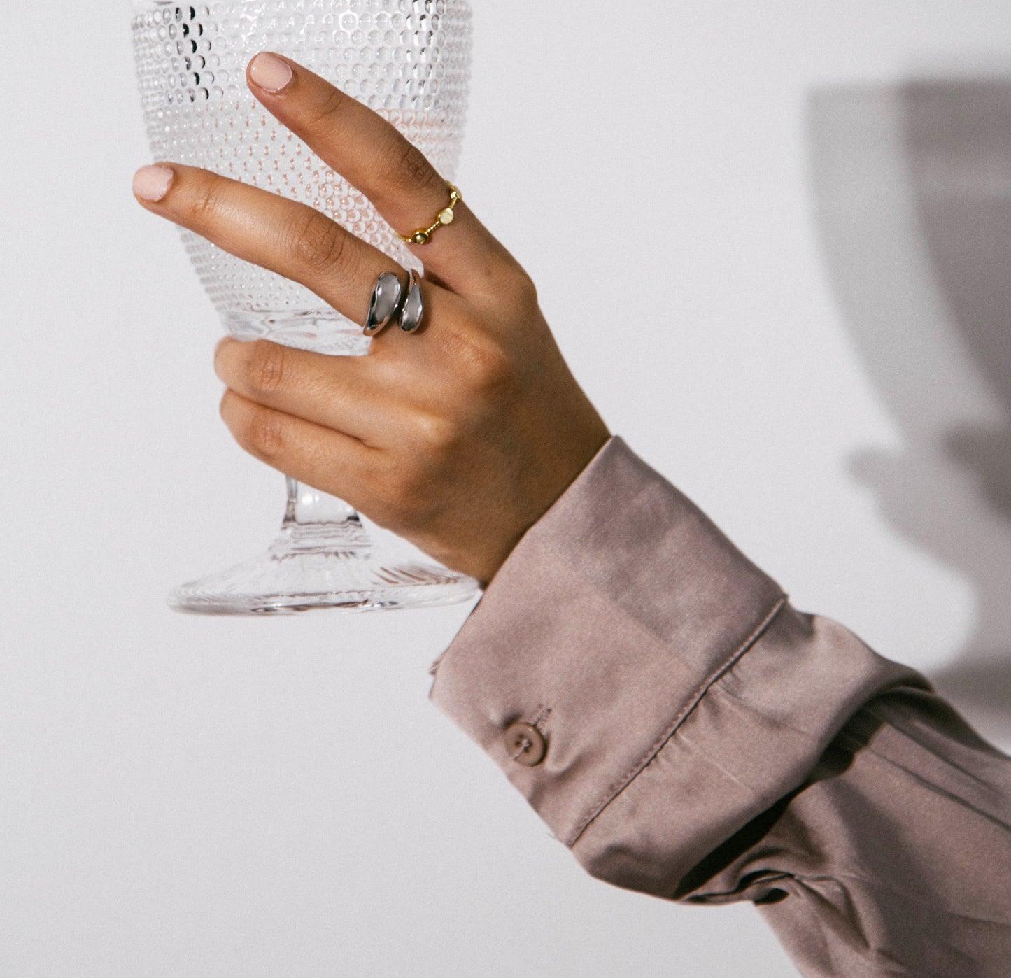 Aster Stationed Circle Adjustable Ring