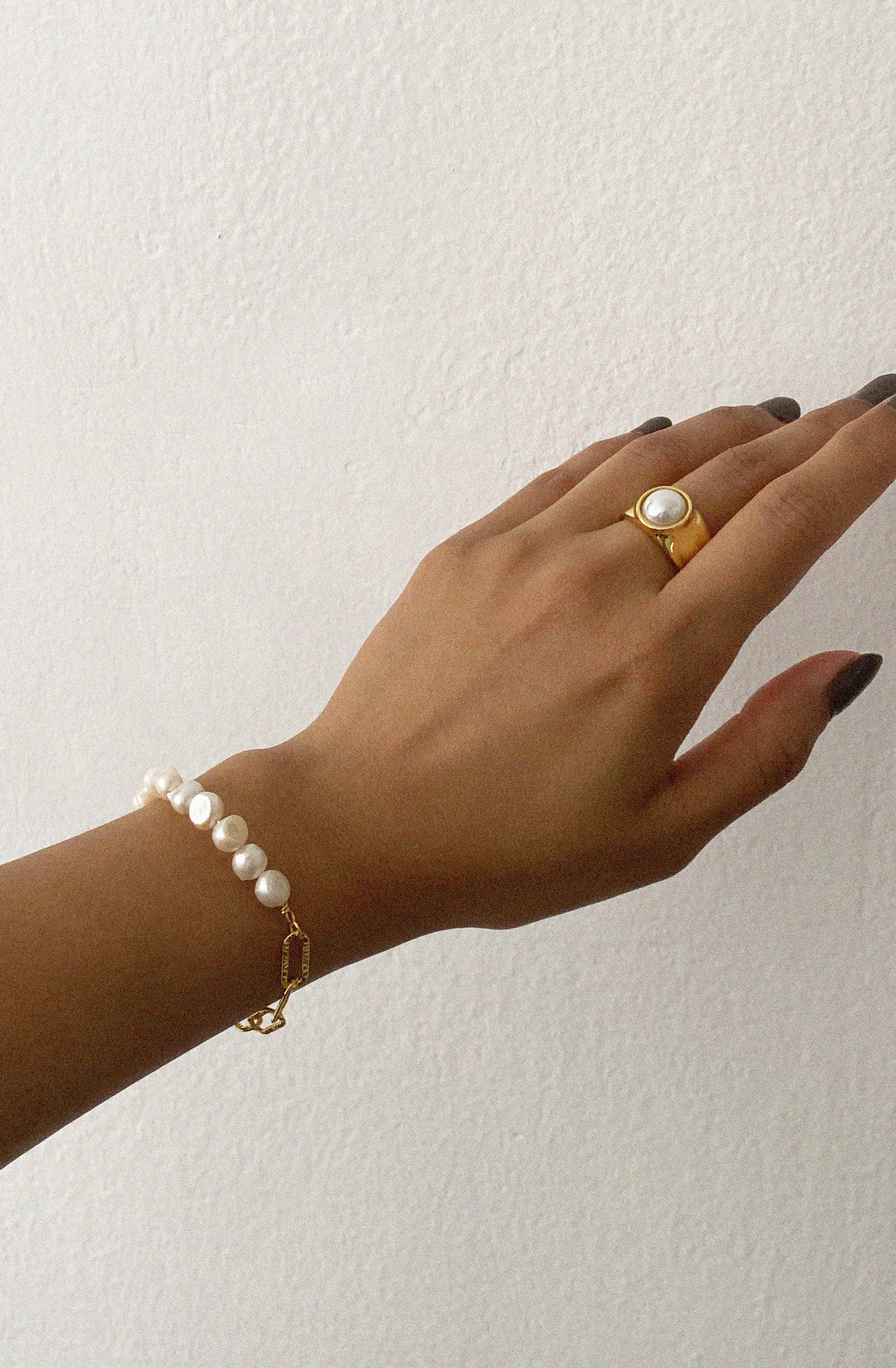 Gwyneth Chunky Pearl Ring