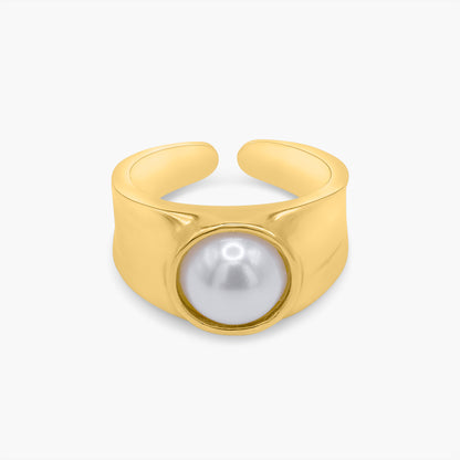 Gwyneth Chunky Pearl Ring
