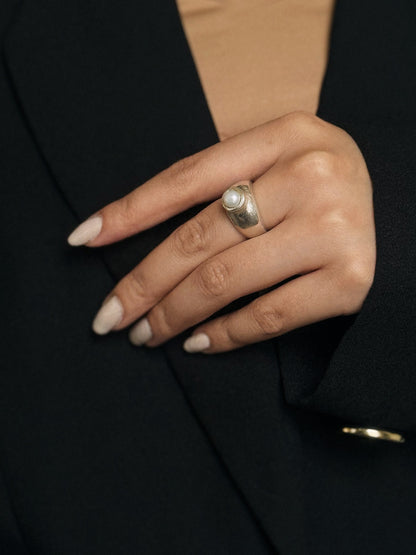 Pearl Chunky Ring